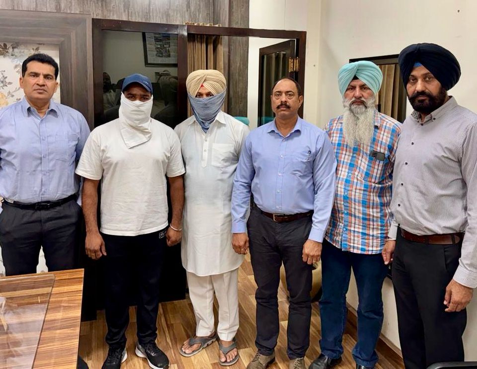 SHO and ASI arrested by Vigilance Bureau for demanding bribe of Rs. 1,50,000